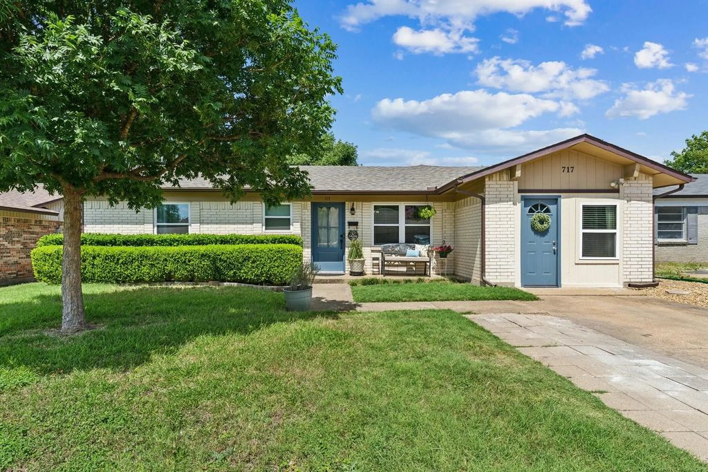 717 Forest Ridge Drive, Garland