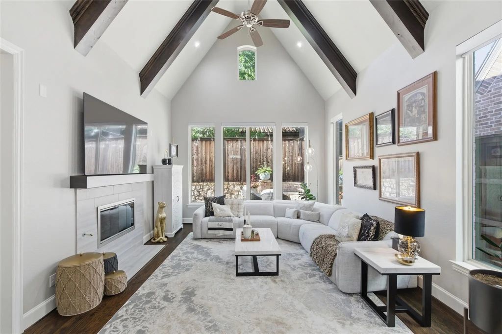645 Clearwater Drive, Irving