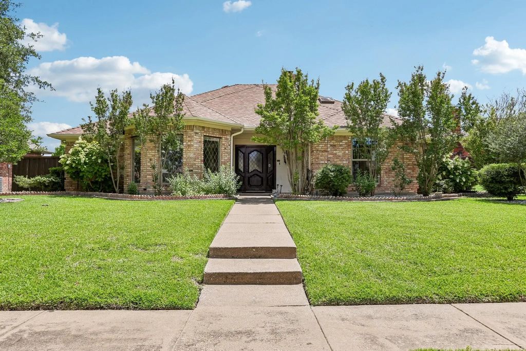 1524 Faringdon Drive, Plano