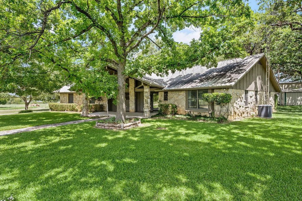 515 New Highland Road, Springtown