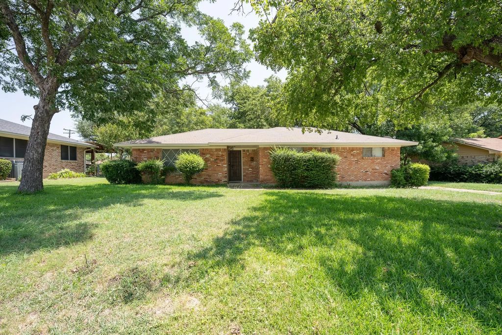 614 N Young Boulevard, DeSoto