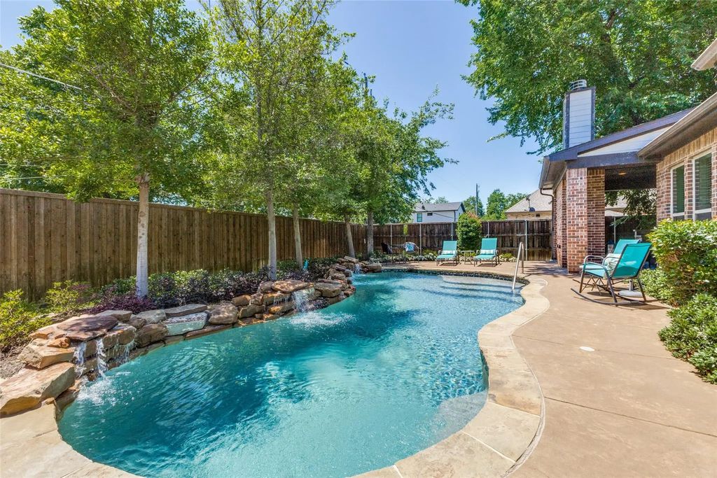 4008 N Cresthaven Road, Dallas
