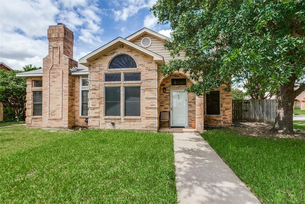 805 Brockden Drive, Mesquite