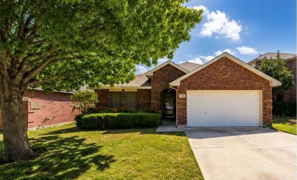 705 Chalk Knoll Road, Fort Worth