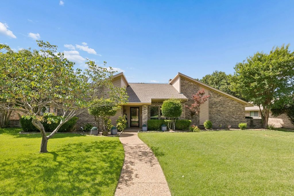 3704 Big Horn Trail, Plano