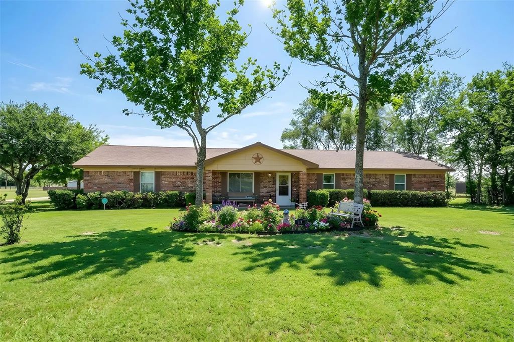 717 Houston Street, Anna