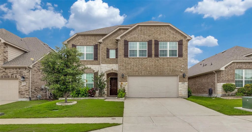 1005 Pinnacle Breeze Drive, Fort Worth