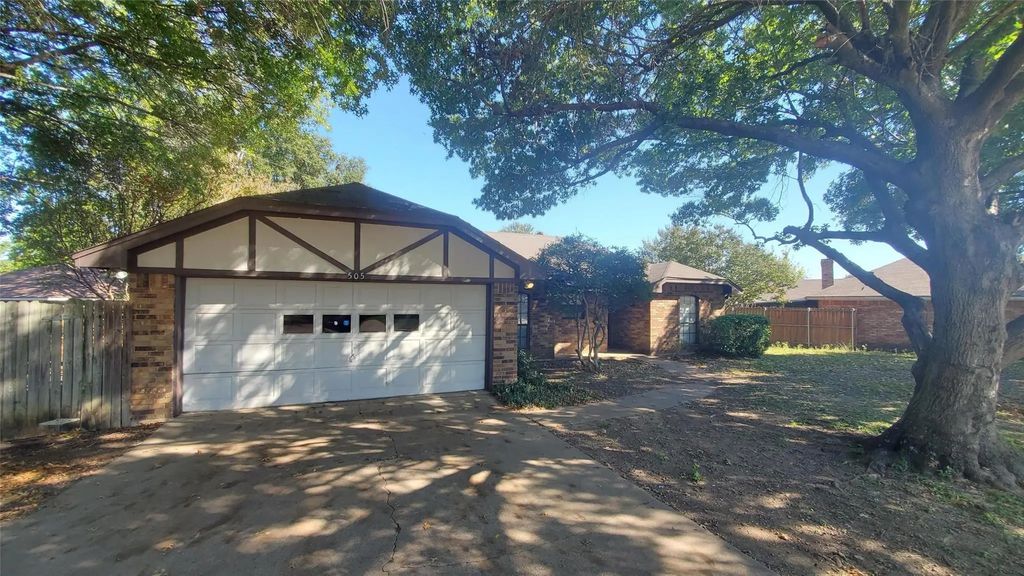 505 Pelican Court, DeSoto