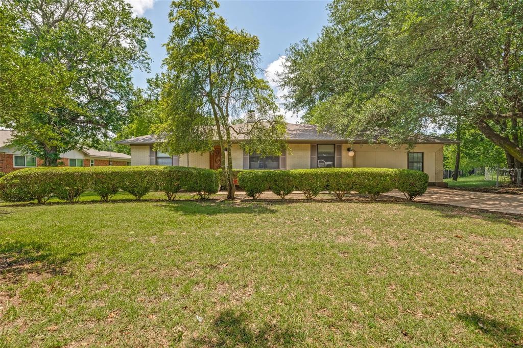 237 Southwood Drive, Lancaster