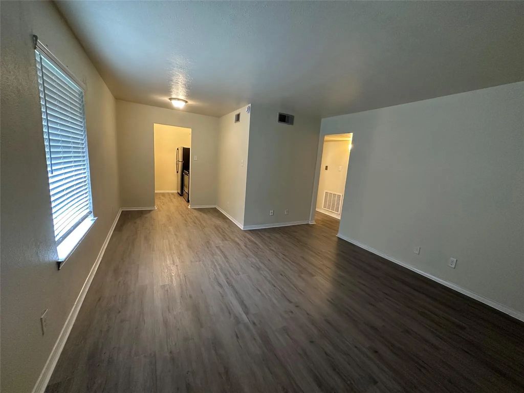 2211 S Vernon Avenue 205, Dallas