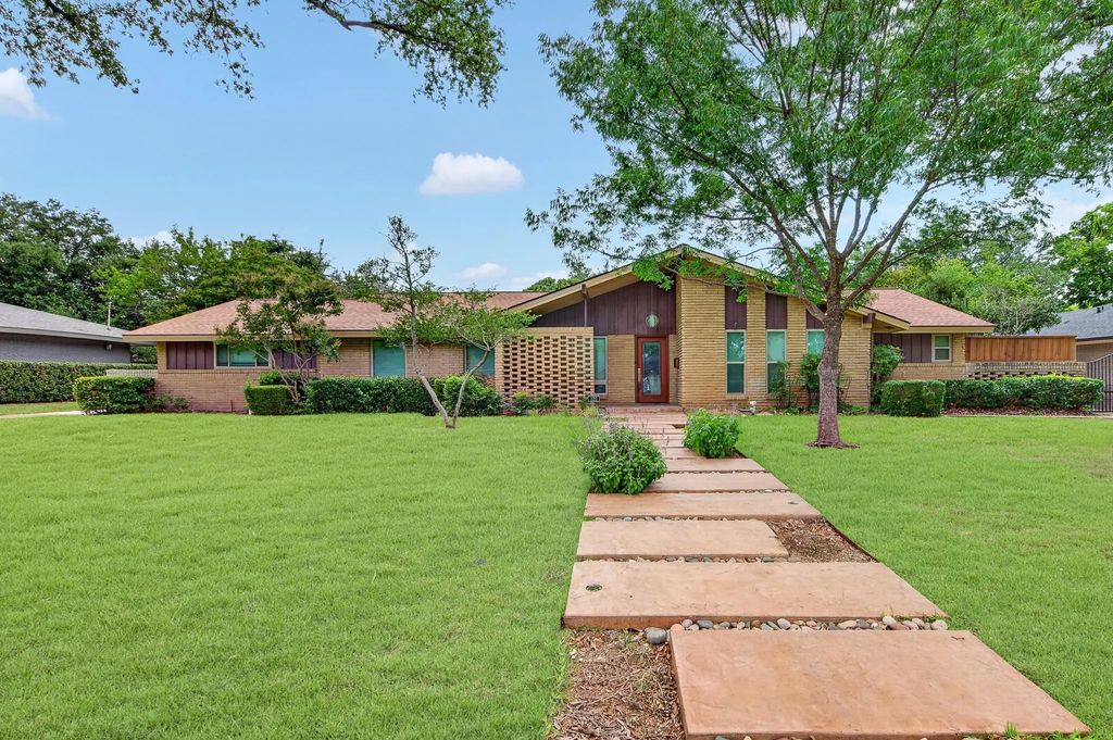 3763 Vinecrest Drive, Dallas