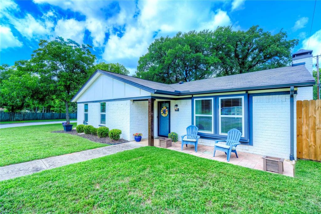 6901 Briardale Drive, North Richland Hills