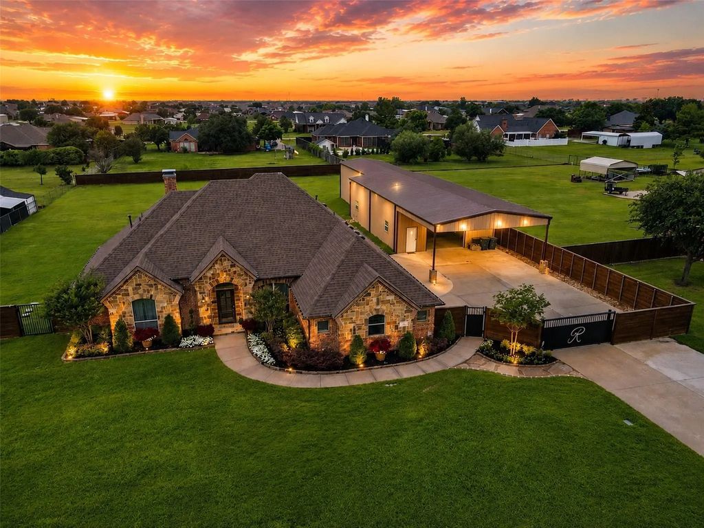 10131 Richard Circle, Forney