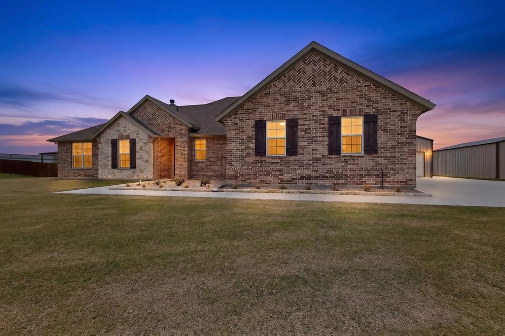 2721 Burr Oak Road, Oak Ridge