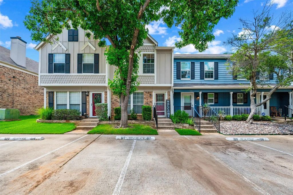 107 Churchill Lane, Euless