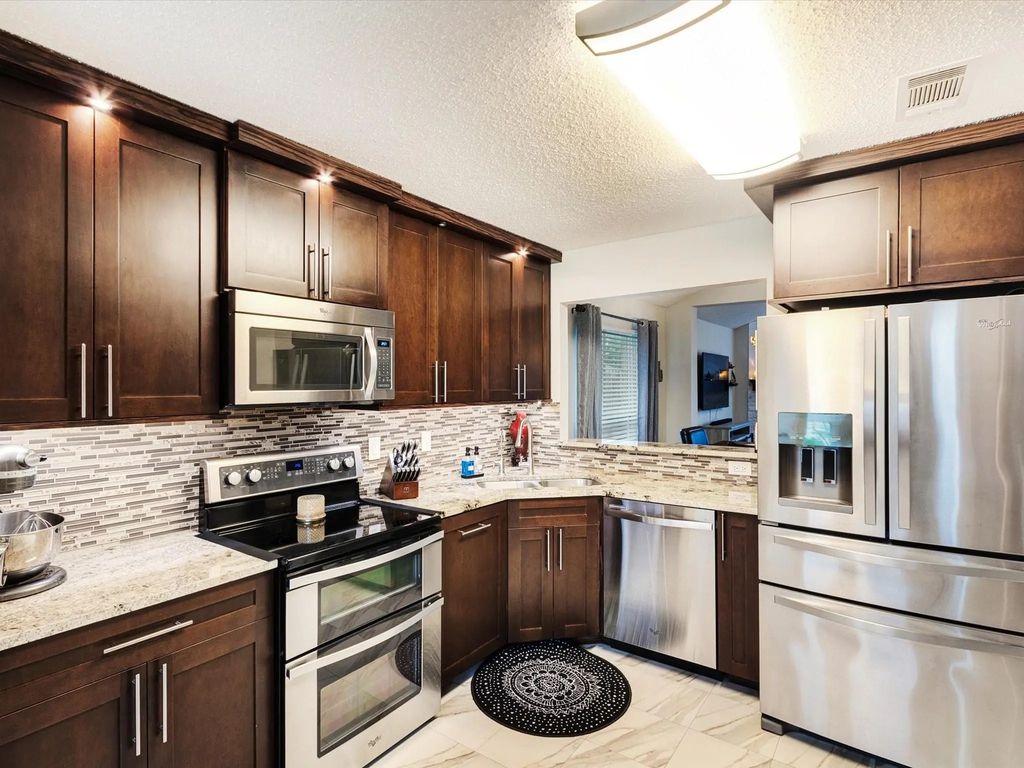 1043 Mustang Court, Little Elm