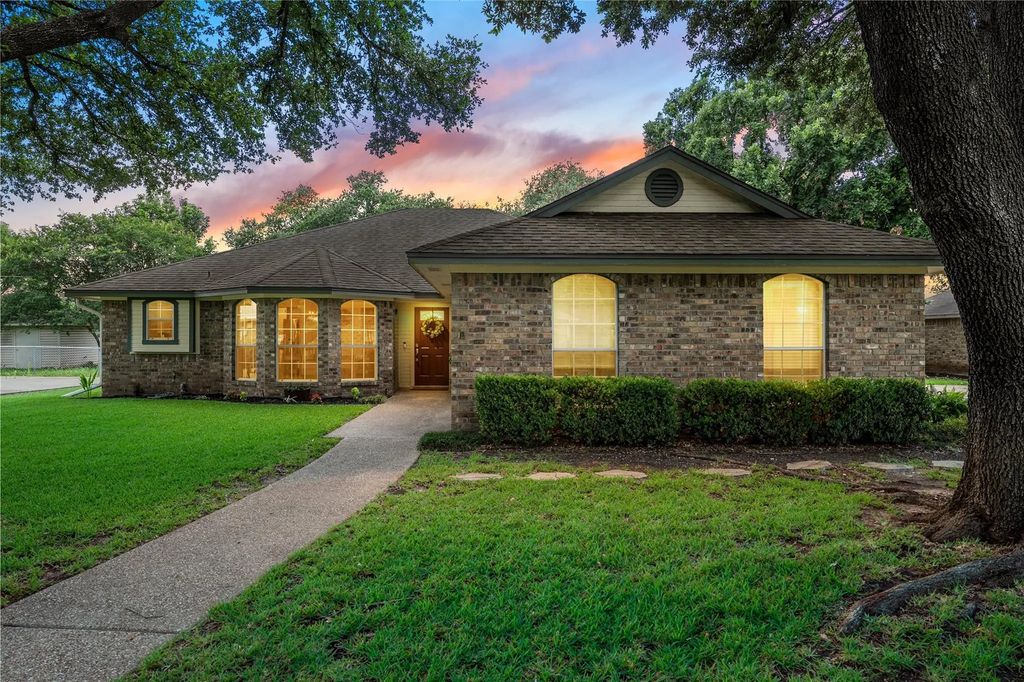 141 Bonham Drive, Hewitt