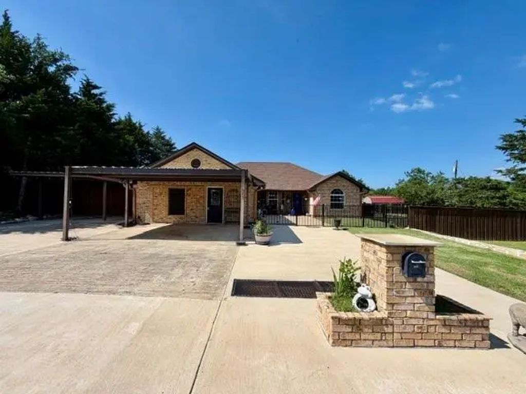 363 Willow Drive, Pottsboro