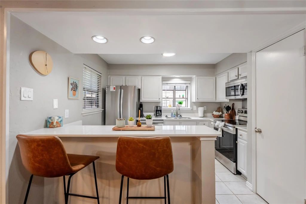 15221 Berry Trail 1201, Dallas