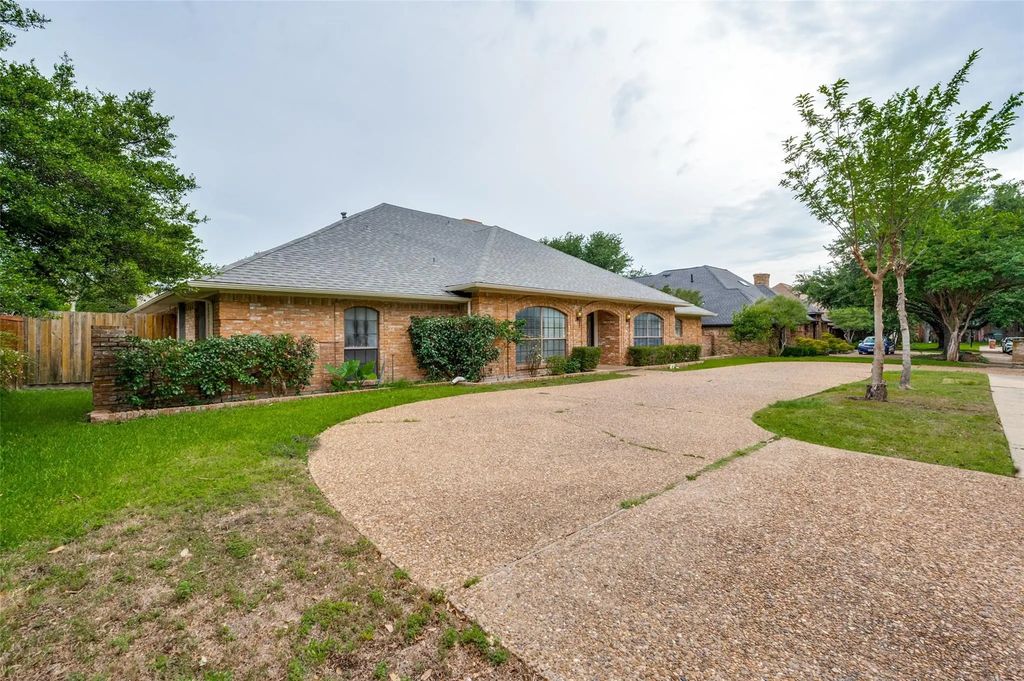 7028 Nicki Street, Dallas