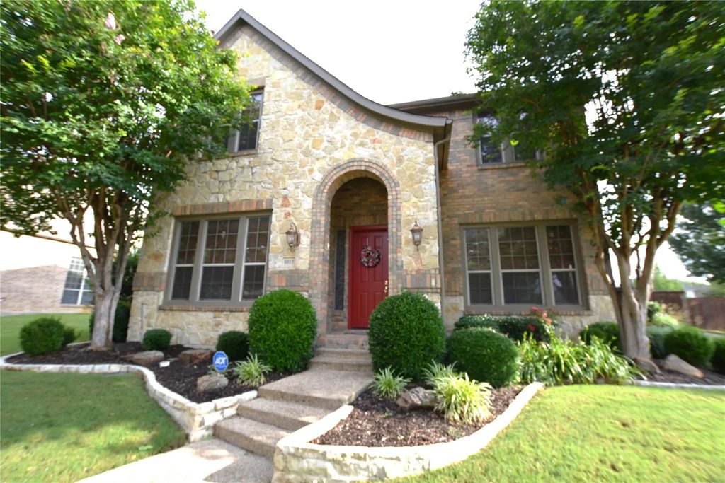 8013 Creek View Drive, North Richland Hills