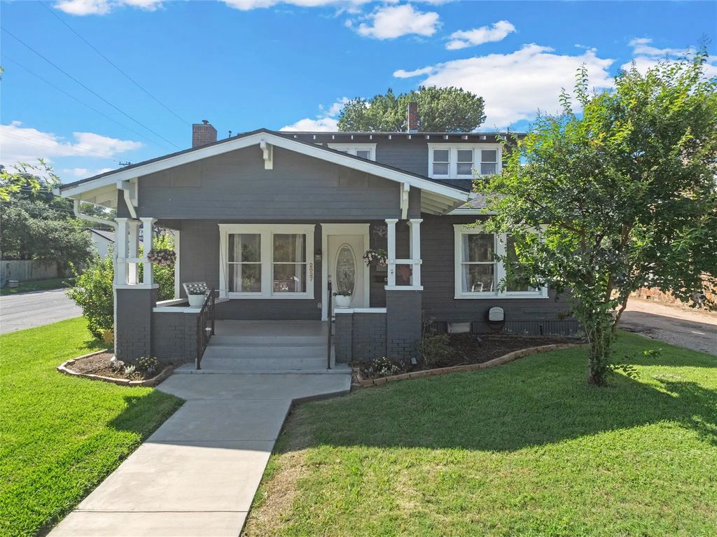 2627 Fort Avenue, Waco
