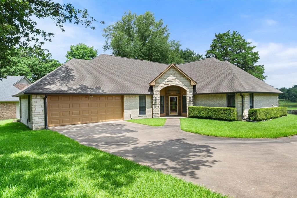 717 Grandview Drive, Corsicana