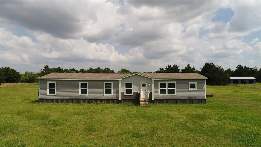 7056 County Road 2160, Richland