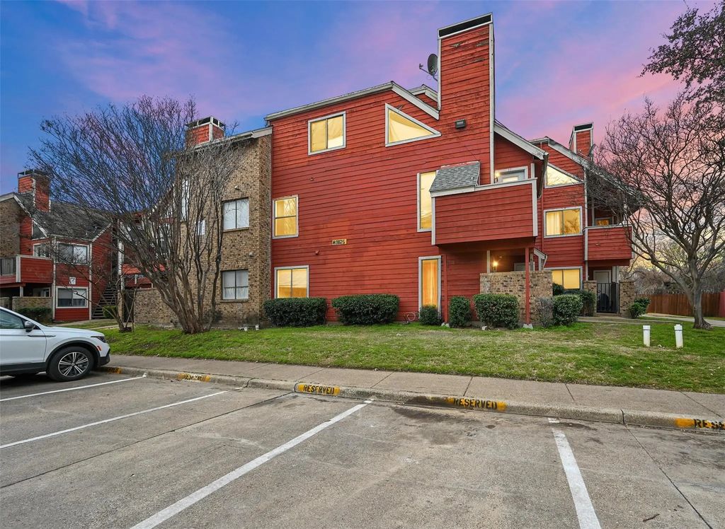 9825 Walnut Street 206, Dallas