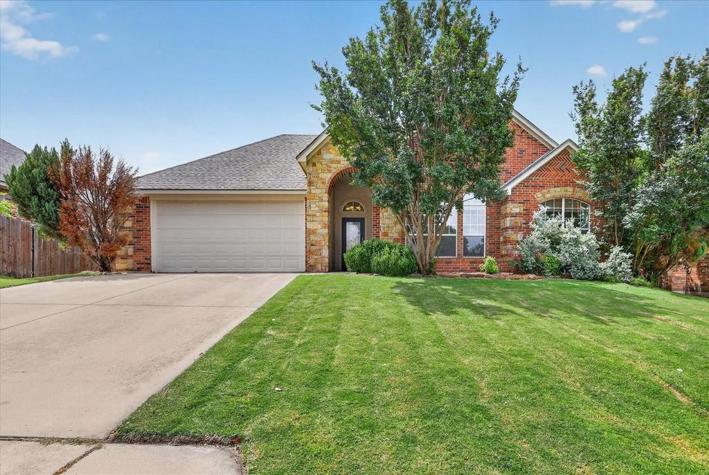 206 Water Oak Lane, Weatherford