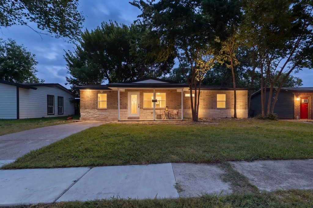 1624 Houghton Road, Dallas