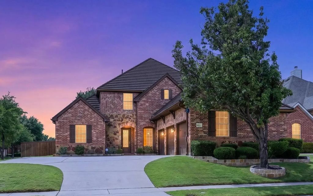 8611 Weston Lane, Lantana