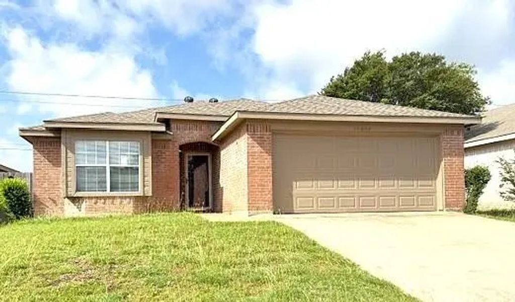 10909 Deauville Circle S, Fort Worth