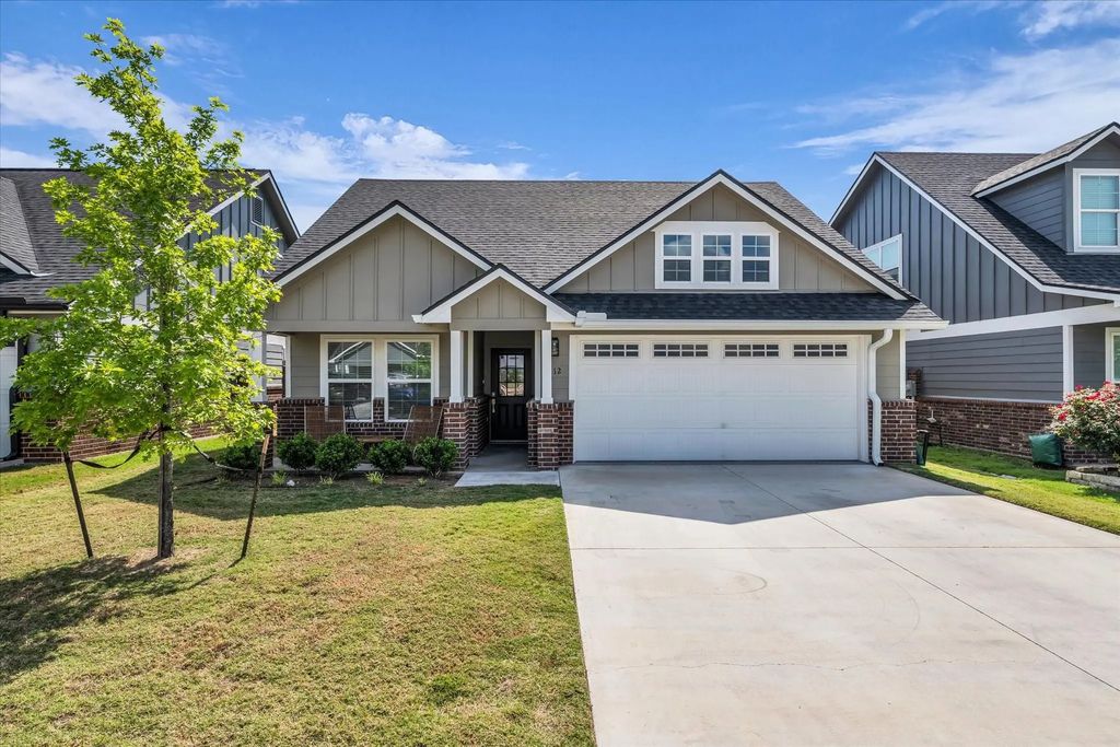 412 Travis Drive, McGregor