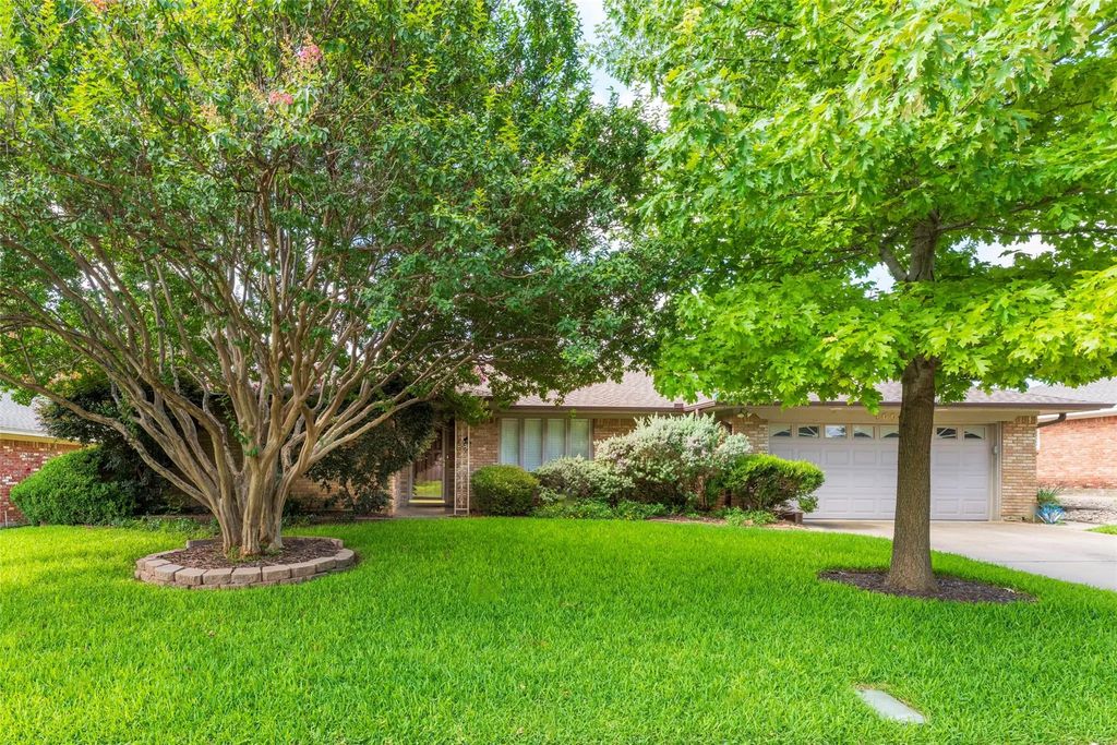 1008 Rocky Canyon Road, Arlington