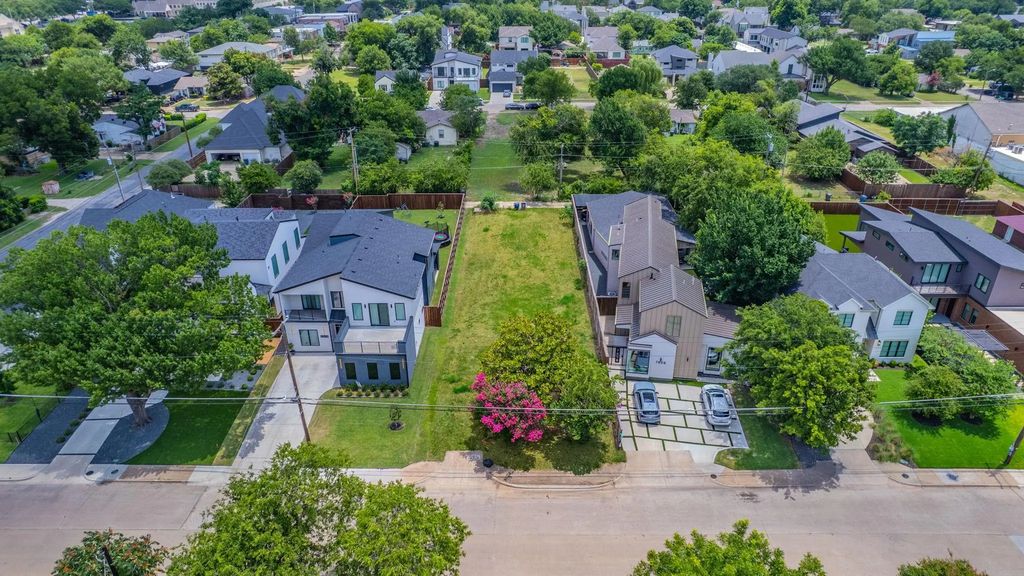 7610 Roper Street, Dallas