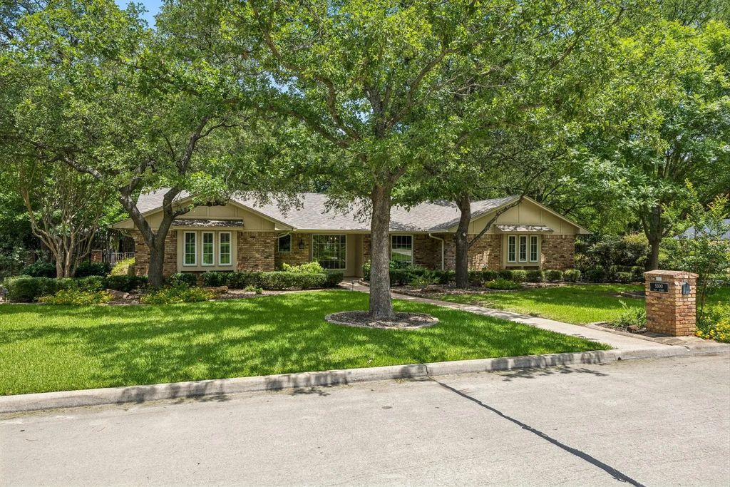 5300 Elm Street, Colleyville