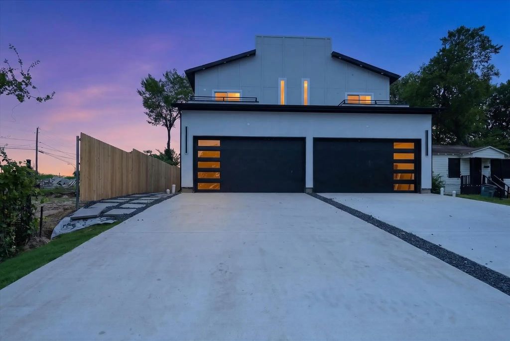 520 & 522 Woodbine Avenue, Dallas
