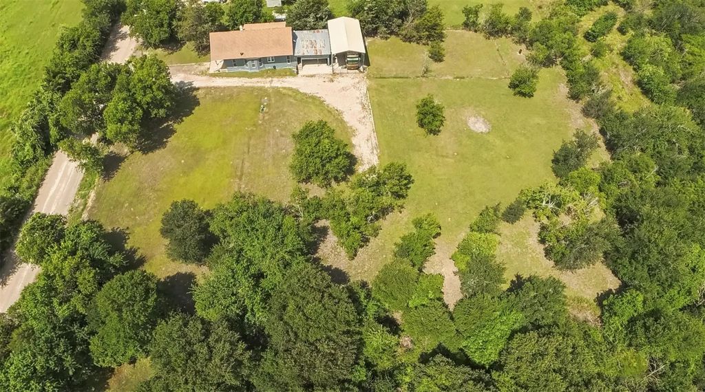 1302 New Hope Road, Hubbard