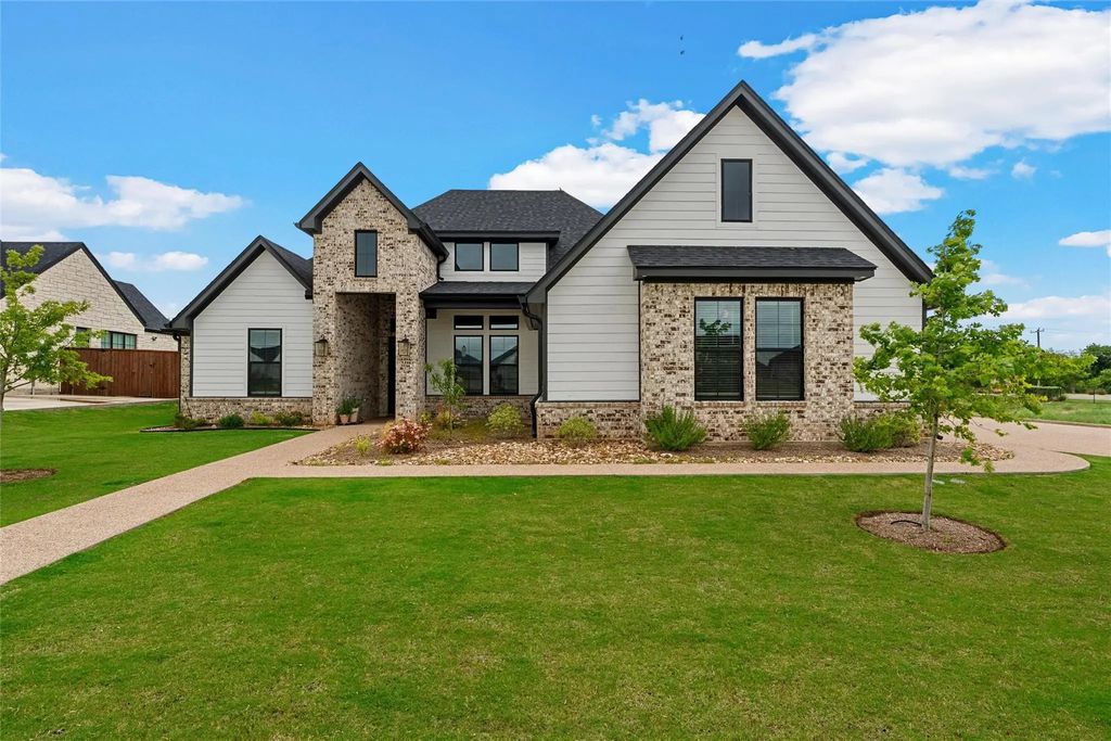 13062 Rainier Drive, Woodway