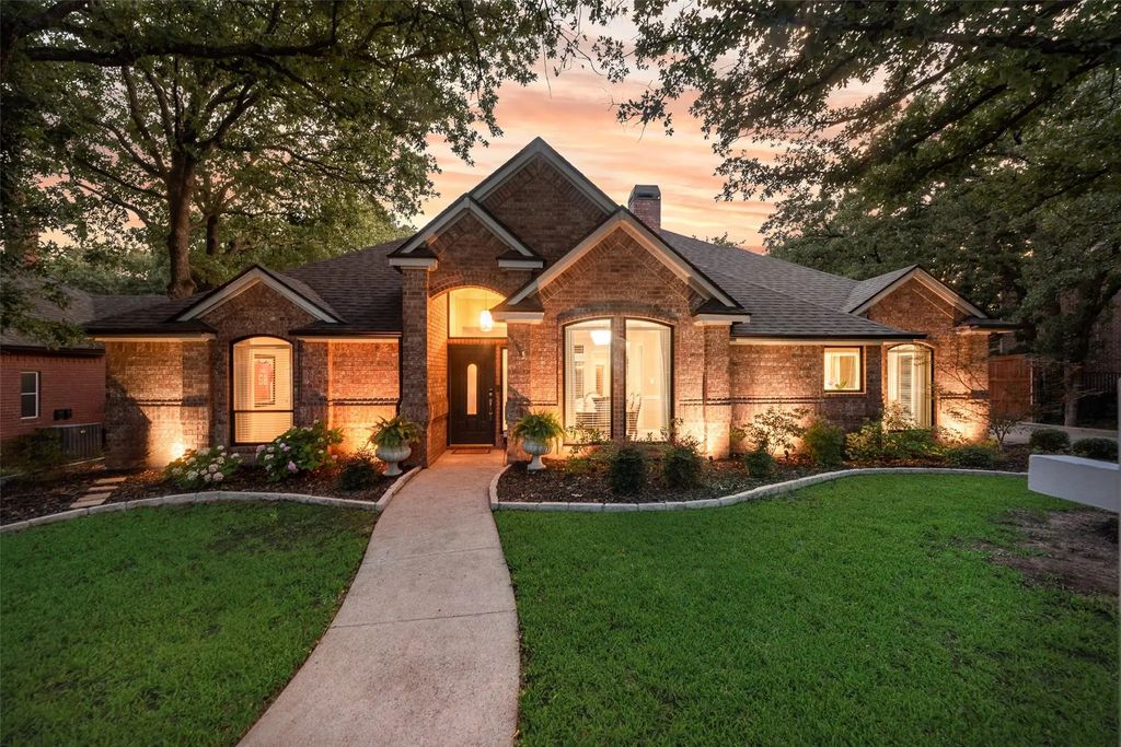 1522 Highland Oaks Drive, Keller