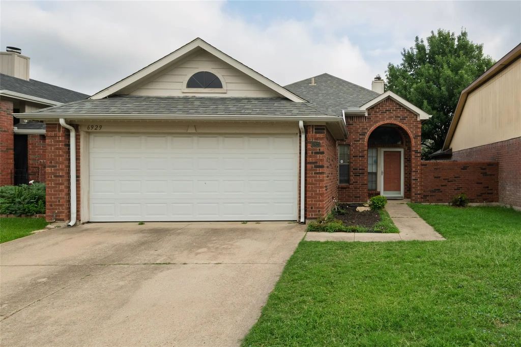 6929 Aston Drive, North Richland Hills