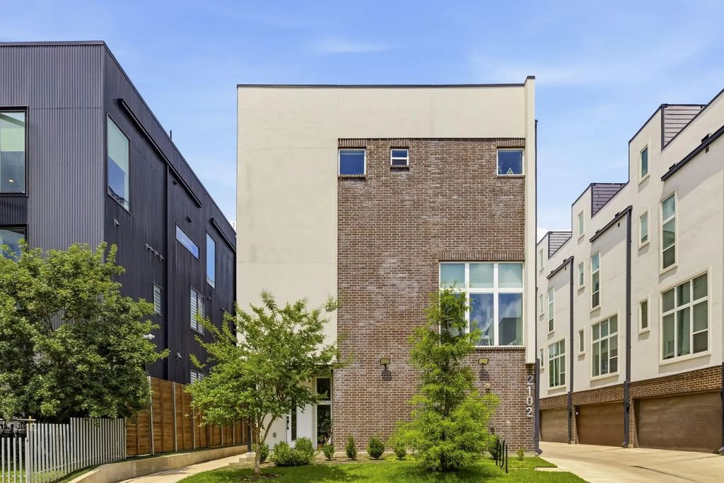 2102 N Prairie Avenue 102, Dallas