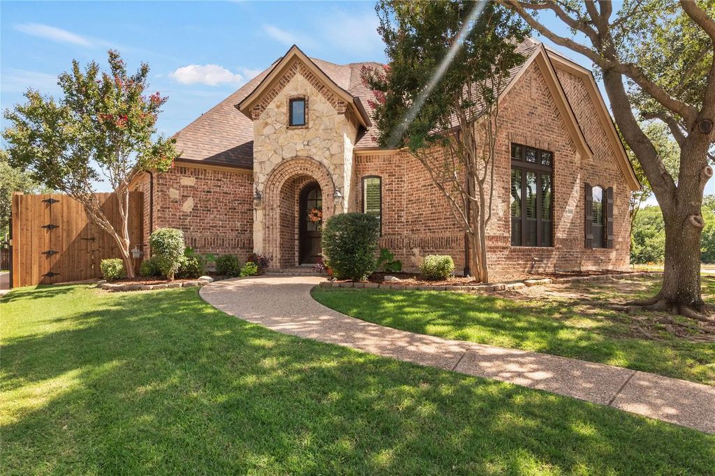 8300 Southridge Court, North Richland Hills