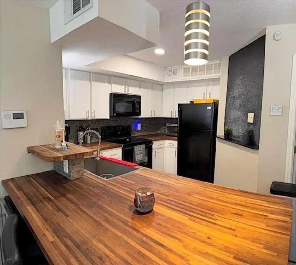 2311 Balsam Drive H212, Arlington