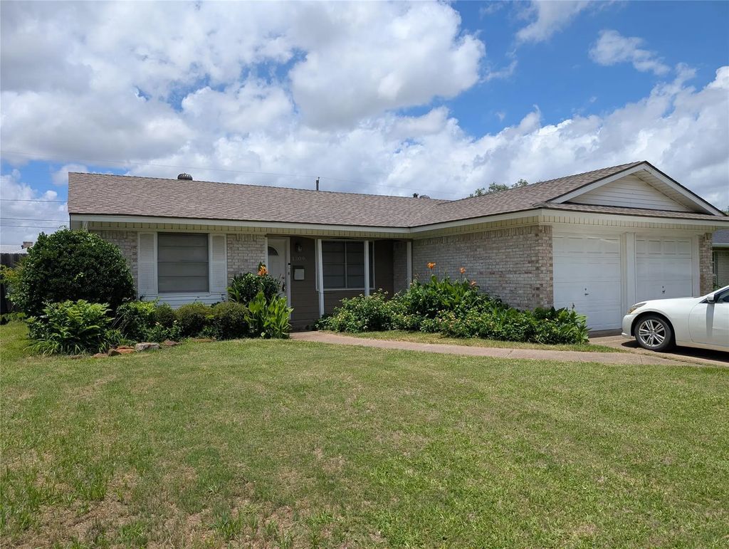 1309 Glenville Drive, Garland