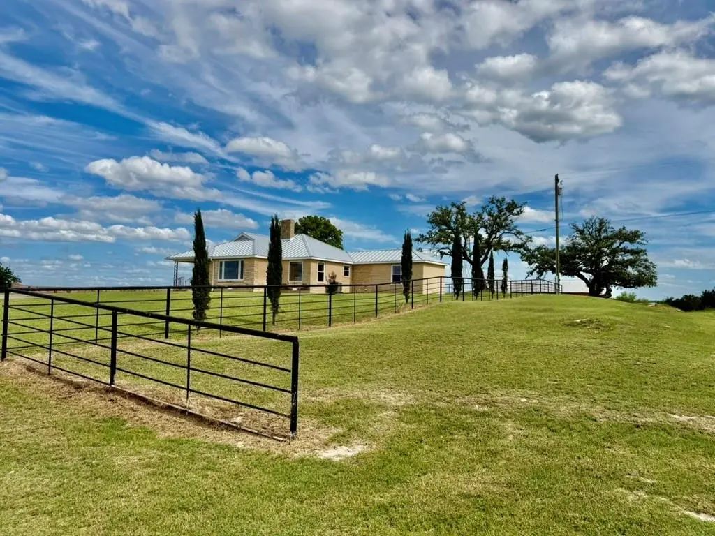 1147 County Road 163, Stephenville