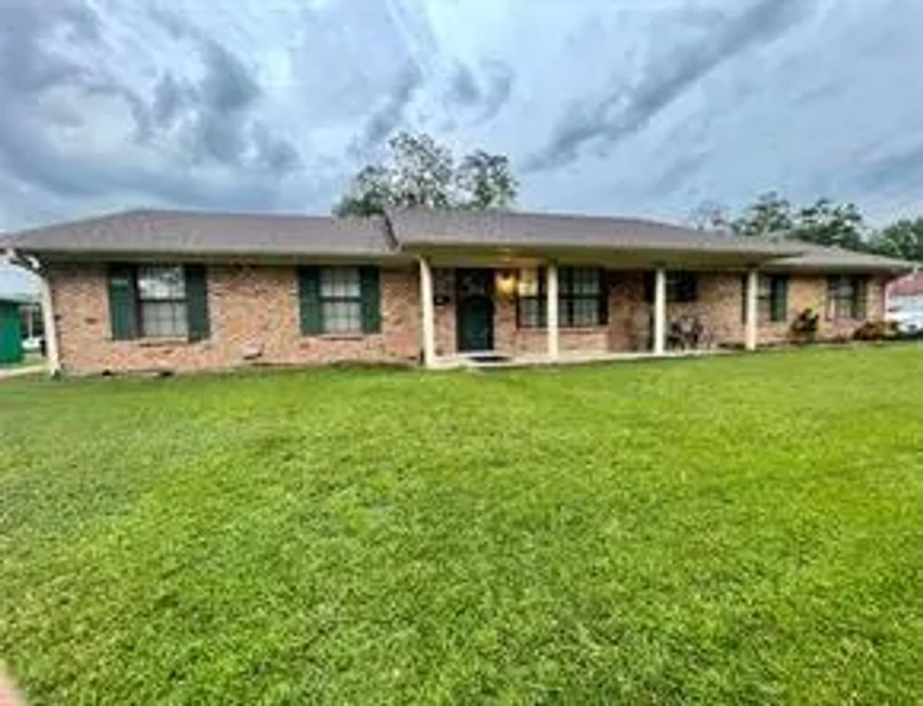 9886 Highway 79, Haynesville