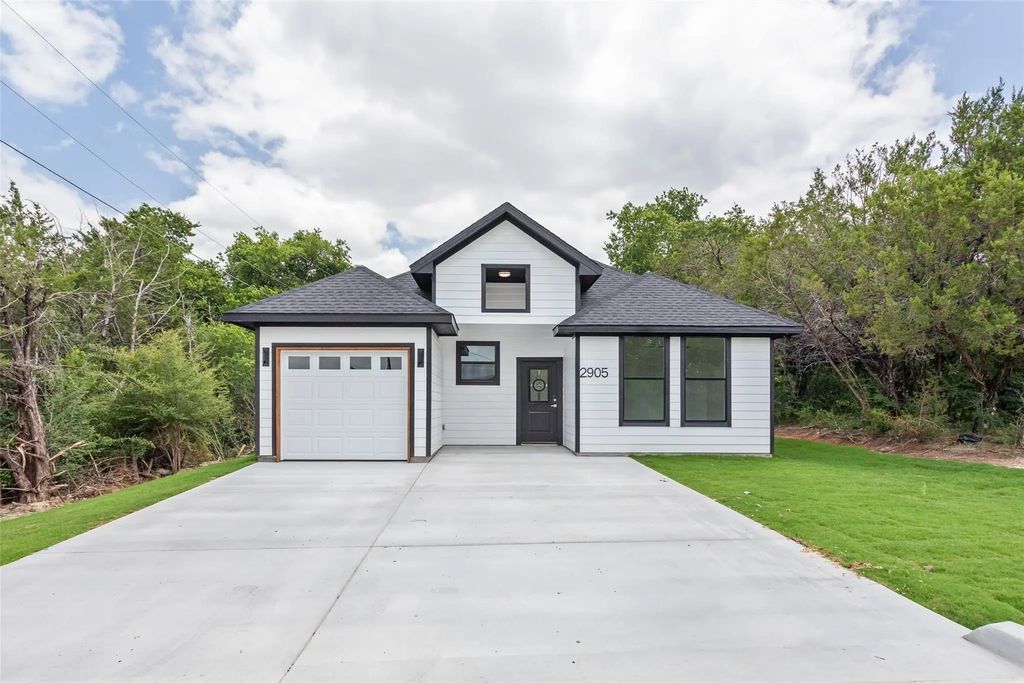 2905 Brazos River Drive, Granbury