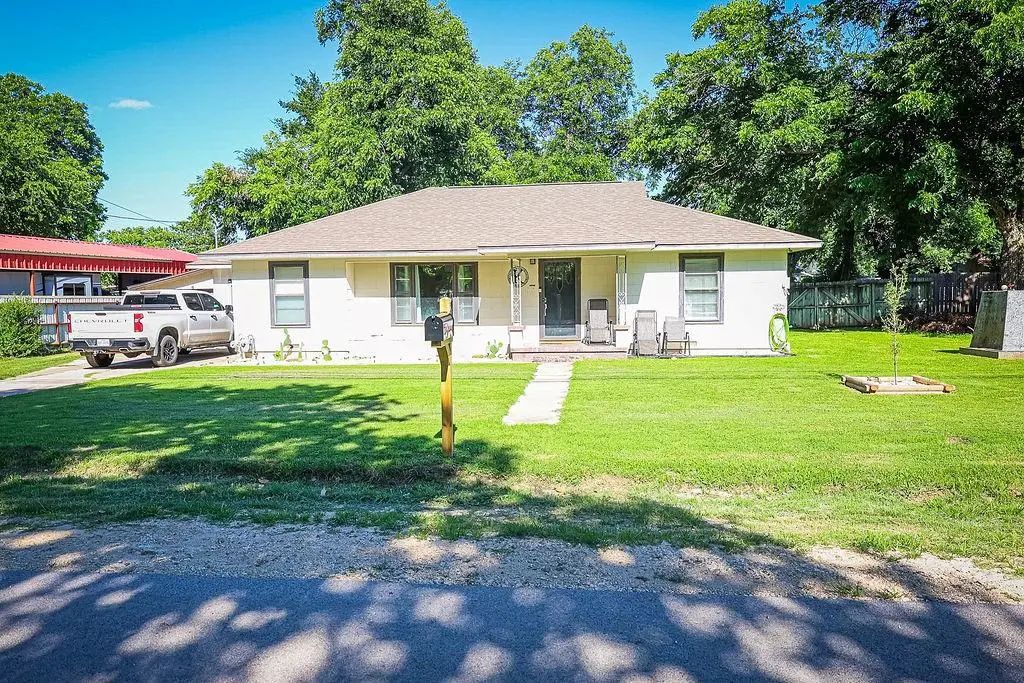 725 S Austin Street, De Leon